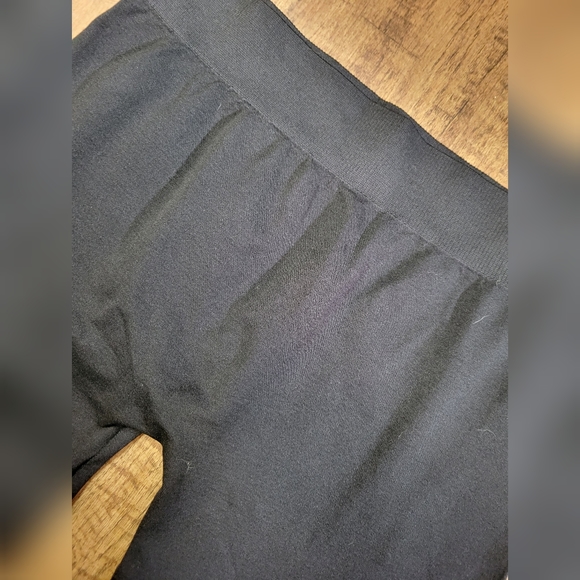 FREE WITH BUNDLE Smart Set cropped leggings - Picture 3 of 8